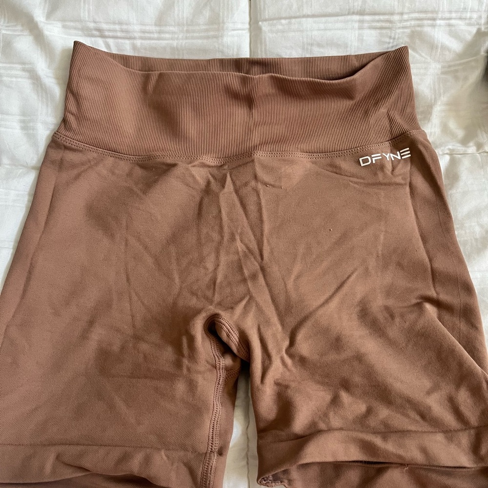 DFYNE dynamic shorts